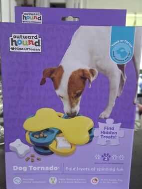 NEW Outward Hound Nina Ottosson Dog Tornado Interactive Treat Puzzle Level 2 Dog
